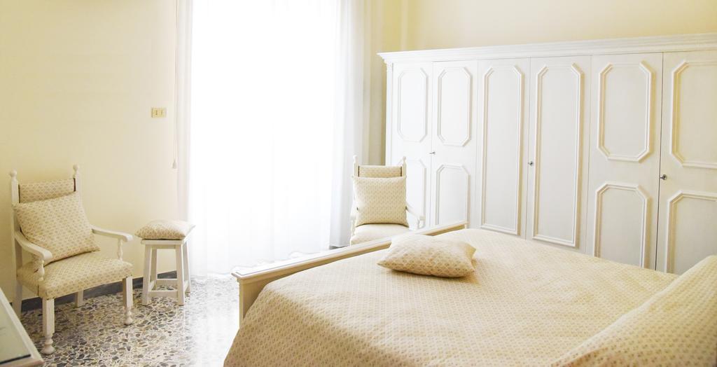 B&B Stella Σαλέρνο Δωμάτιο φωτογραφία